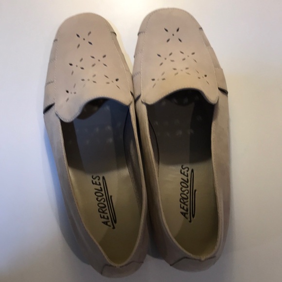 AEROSOLES Shoes - Aerosoles Women's Tan Loafers new. 7.5 Wide